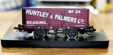 TT:120 Wagon 7 Plank Open - Huntley & Palmer