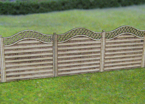 Wooden Garden Fence with Lattice Top